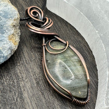 Load image into Gallery viewer, Labradorite Pendant
